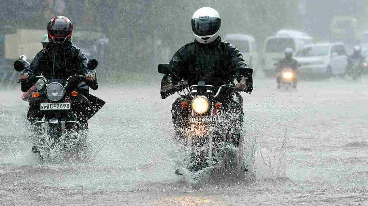 berkendara saat hujan