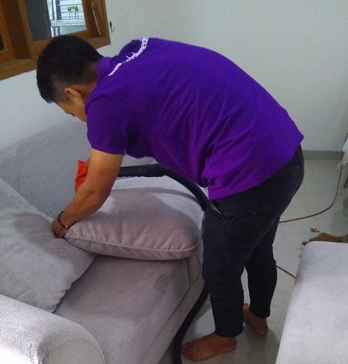 cuci sofa jakarta 